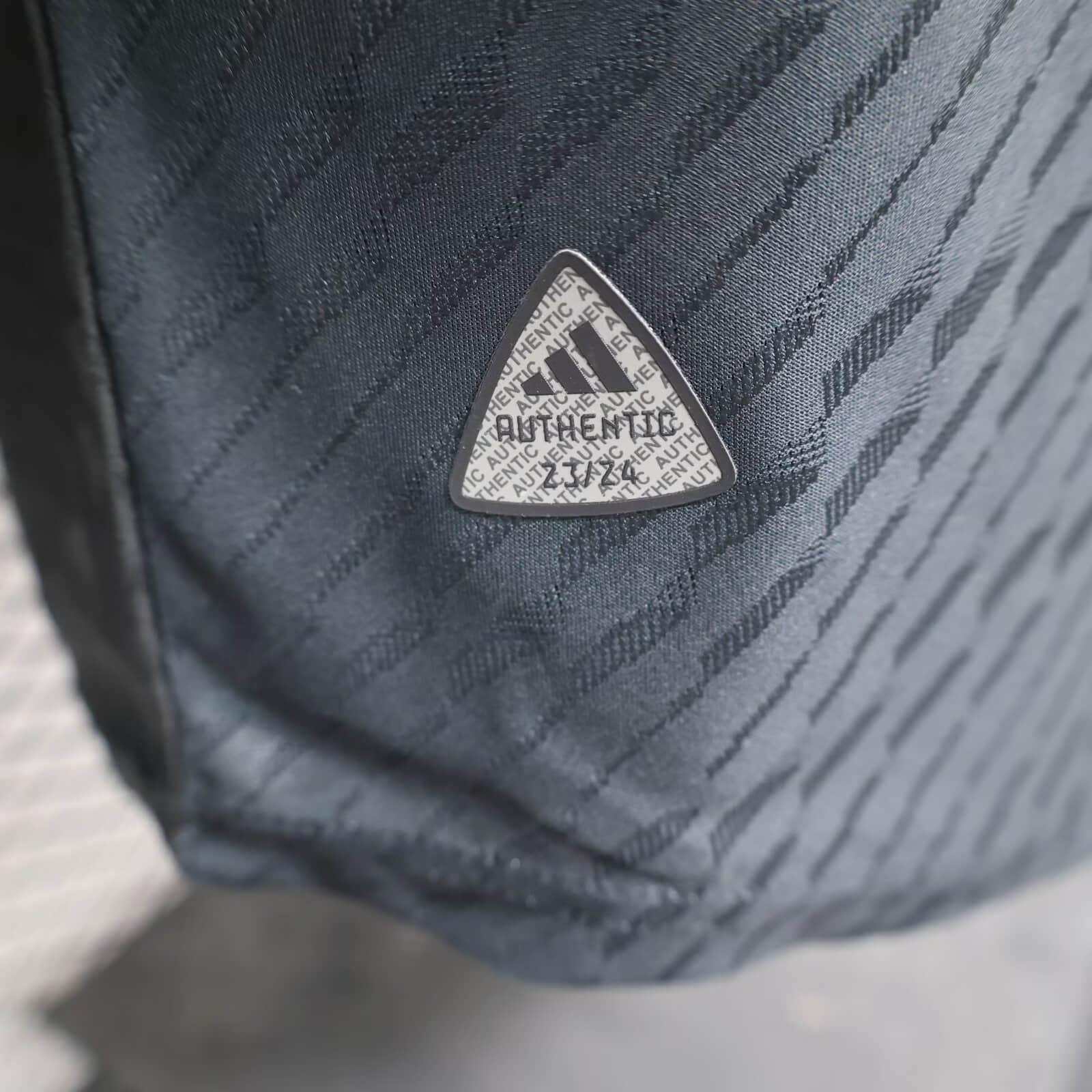 2024/2025 Player Version Real Madrid Y3 Black Gold Edition Football Shirt