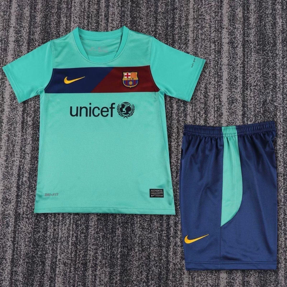2010/2011 Retro Barcelona Away FootballShirt Kids size 1:1 Thai Quality