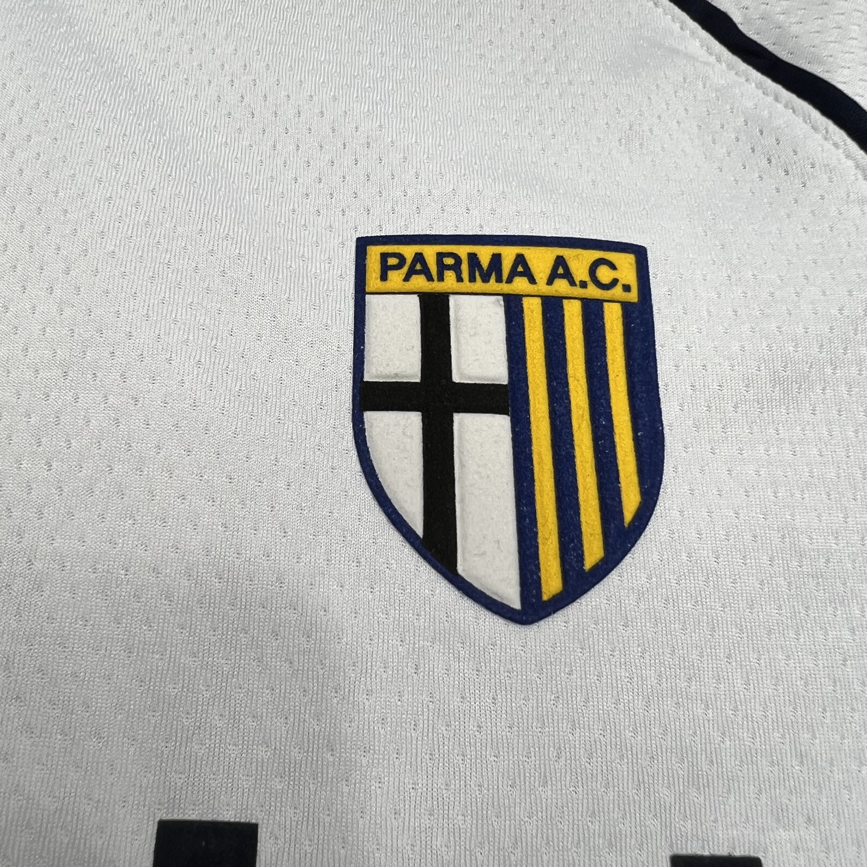 2003/2004 Retro Parma Home Football Shirt
