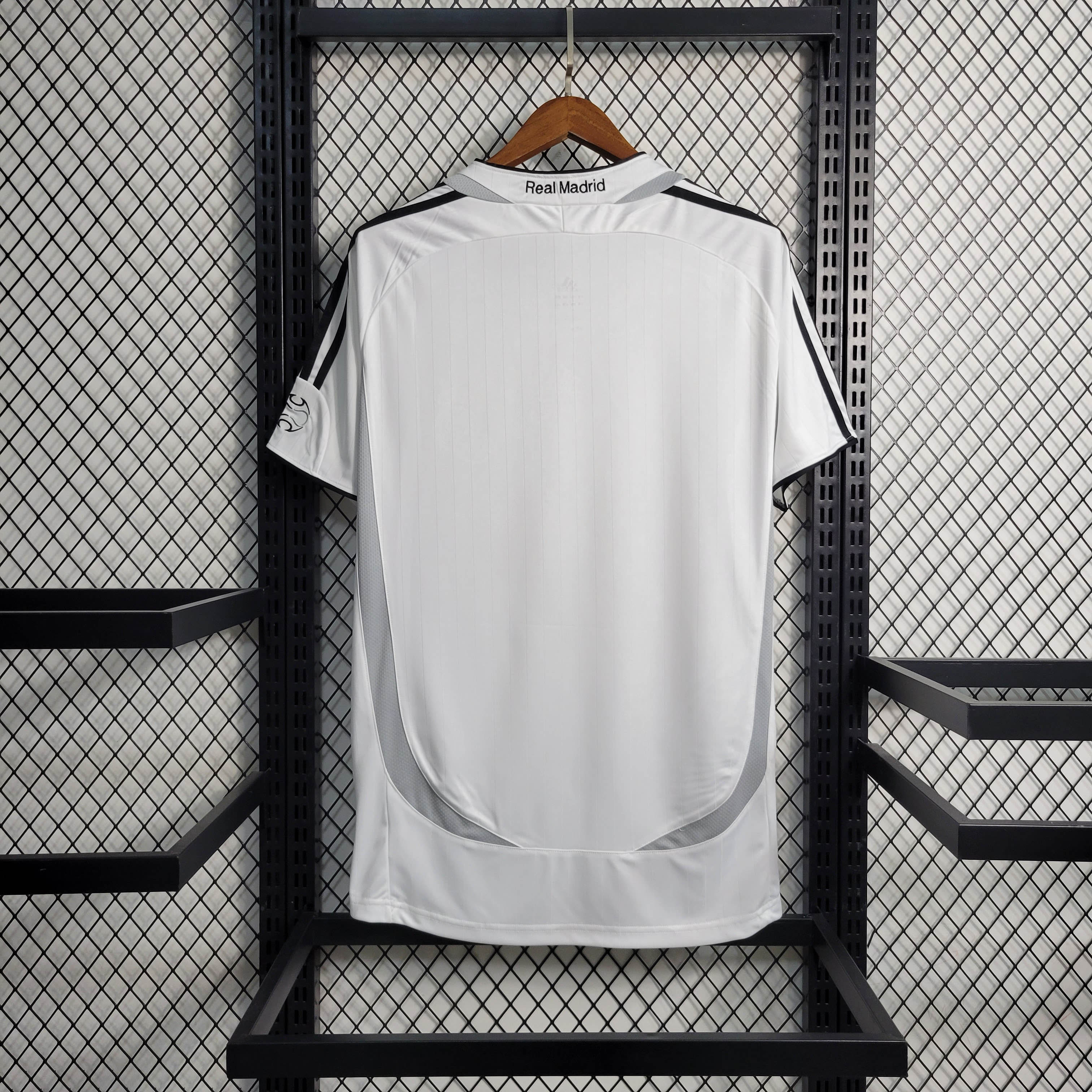 2006/2007 Retro Real Madrid Home Football Shirt