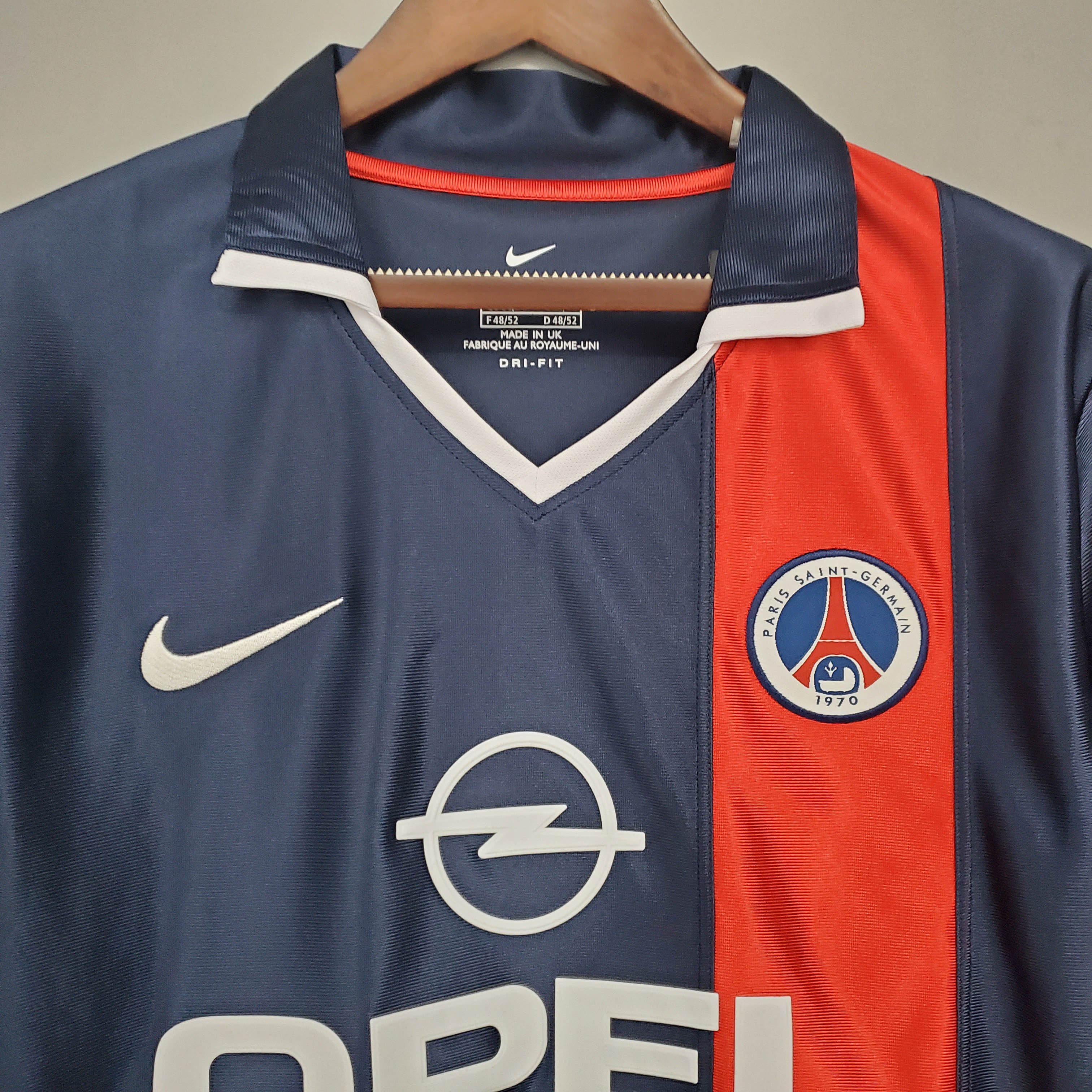 2001/2002 Retro Paris Saint-Germain Home Football Shirt
