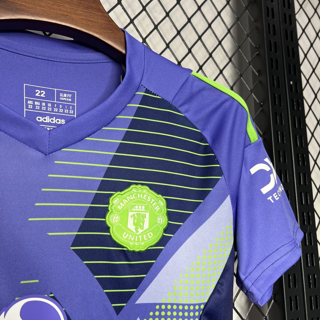 2024/2025 Manchester United Goalkeeper Football Shirt Kids Size