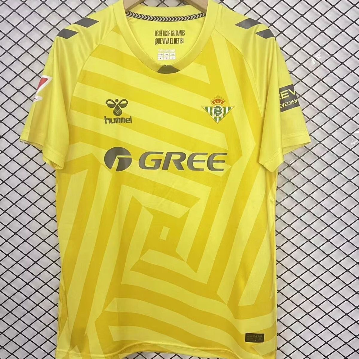 2025/2026 Real Betis GoalkeeperFootball shirt 1:1 Thai Quality