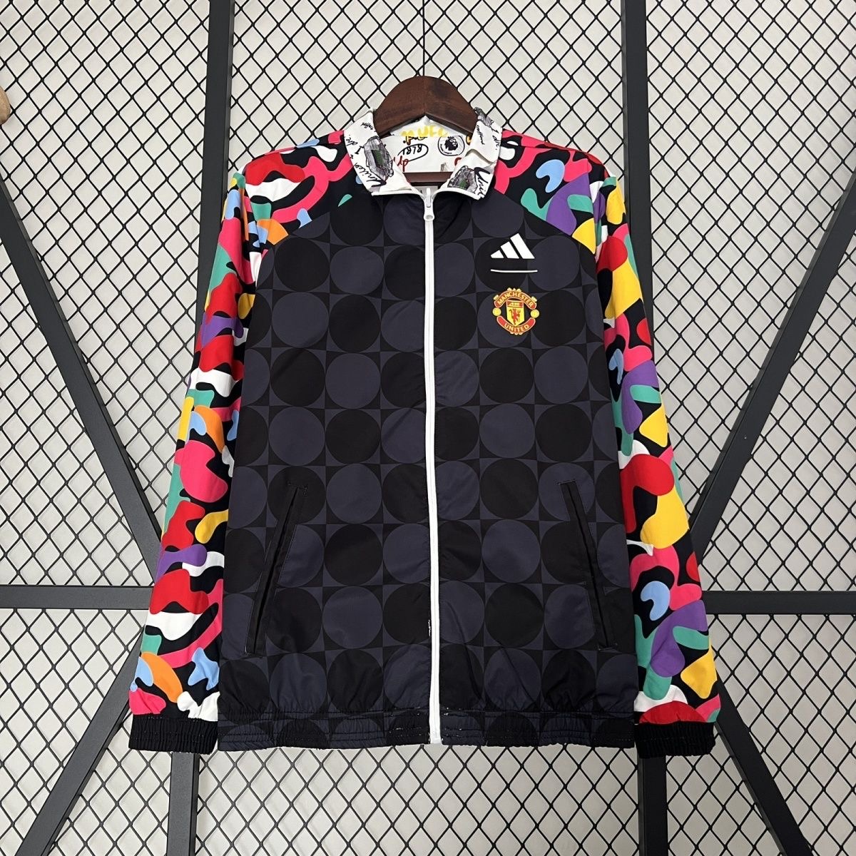 2024/2025 Manchester United Reversible Windbreaker Football Shirt