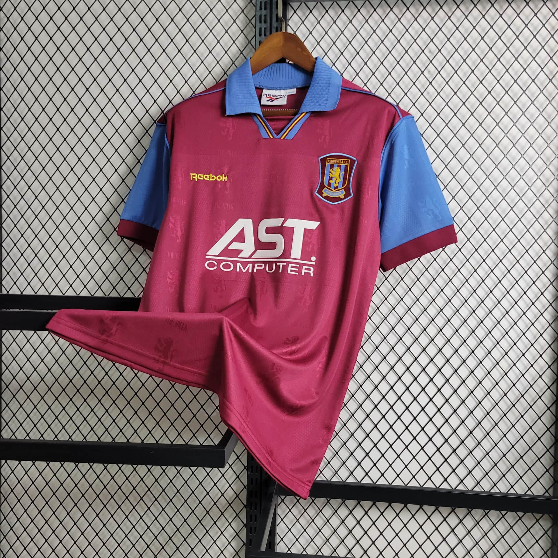 1995/1997 Retro Aston Villa Home Football Shirt