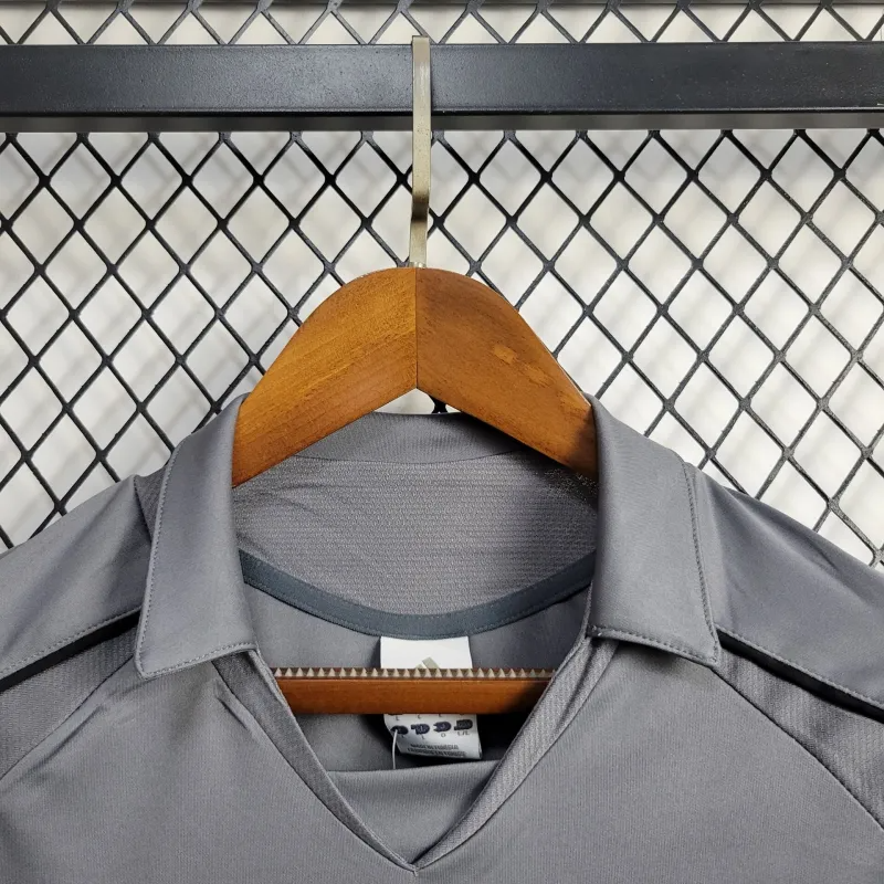 2005/2006 Retro Real Madrid Third Away Football Shirt