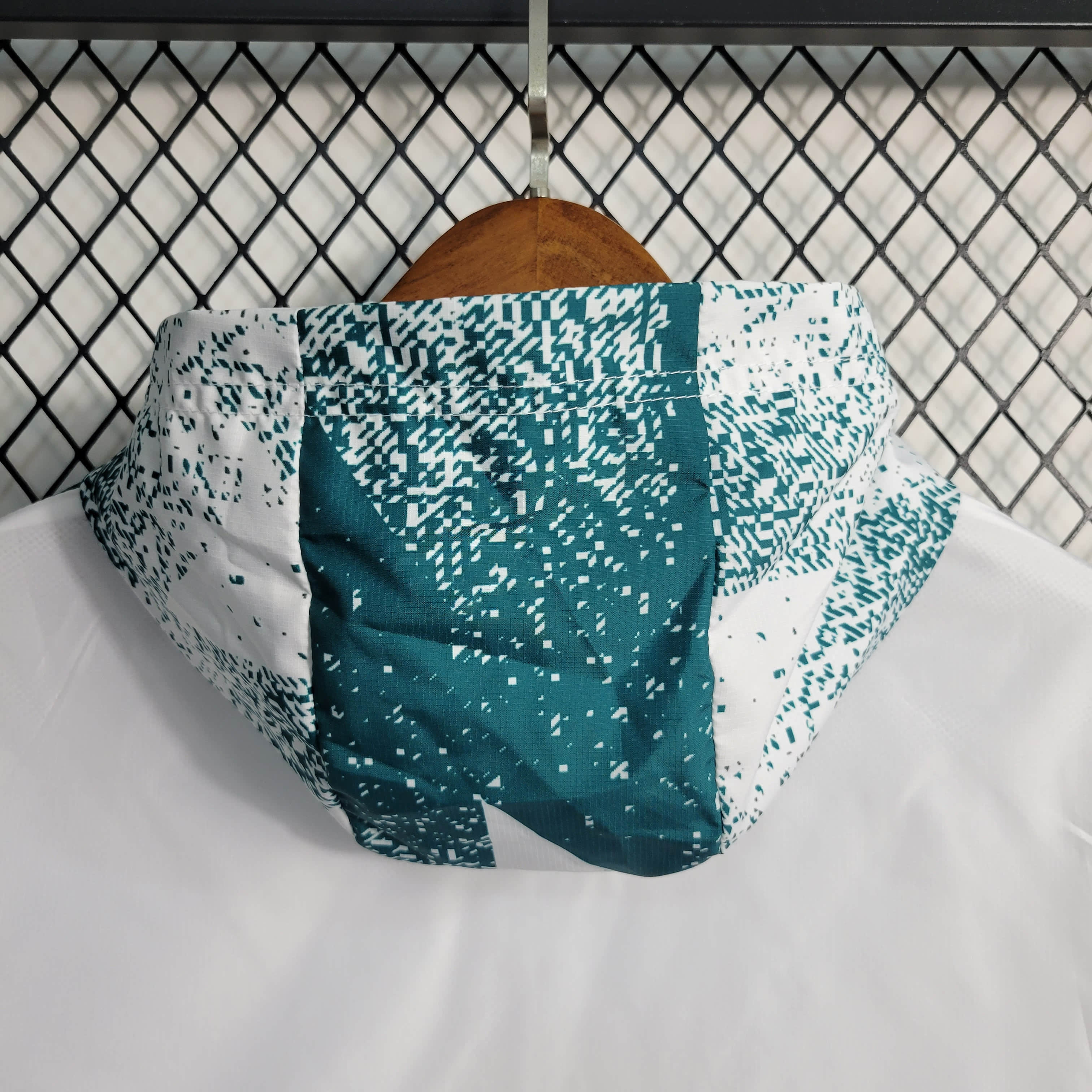 2023/2024 Bayern Munchen Windbreaker(White-Green)Football Shirt