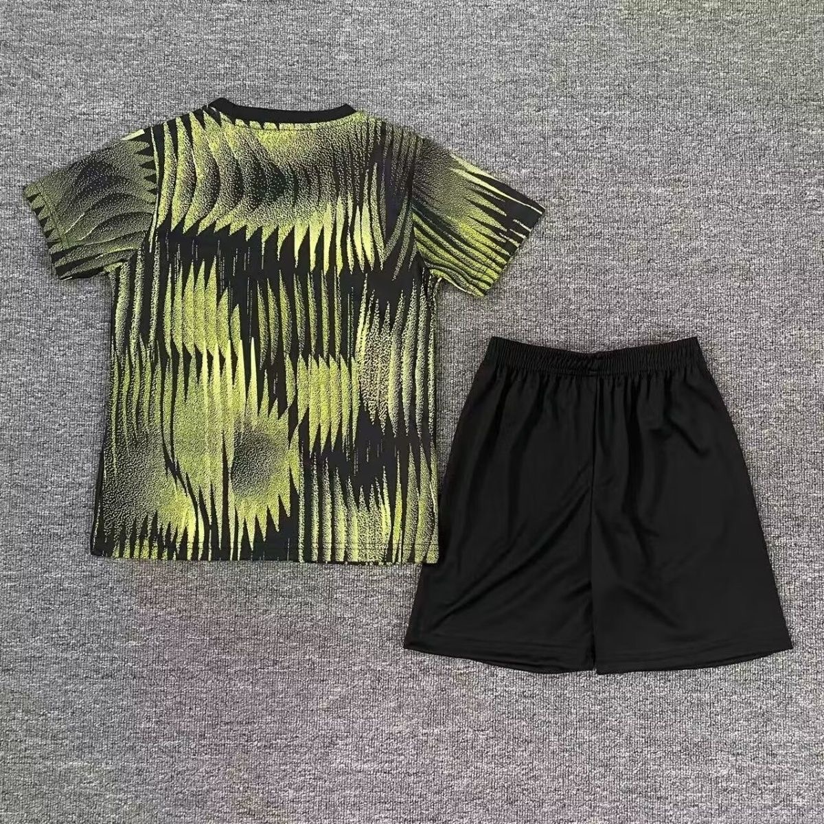 2025/2026 Leeds United Training WearFootball Shirt Kids Size 1:1 Thai Quality