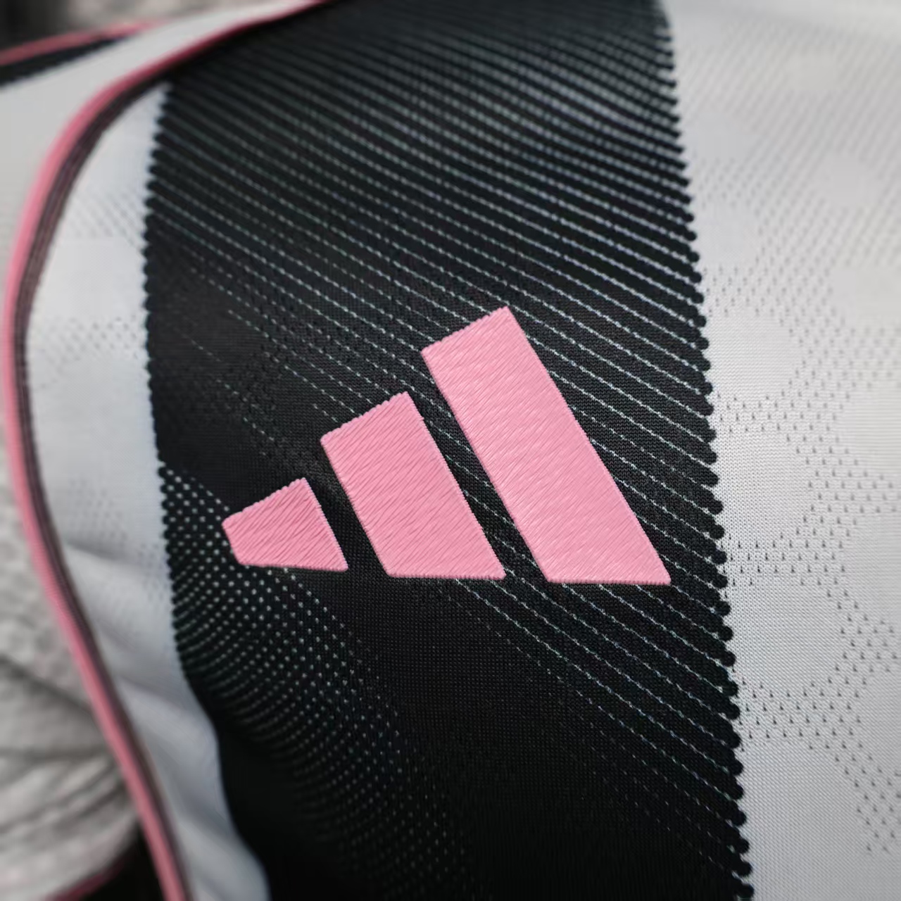 2025/2026 Player Version Juventus Home Football Shirt