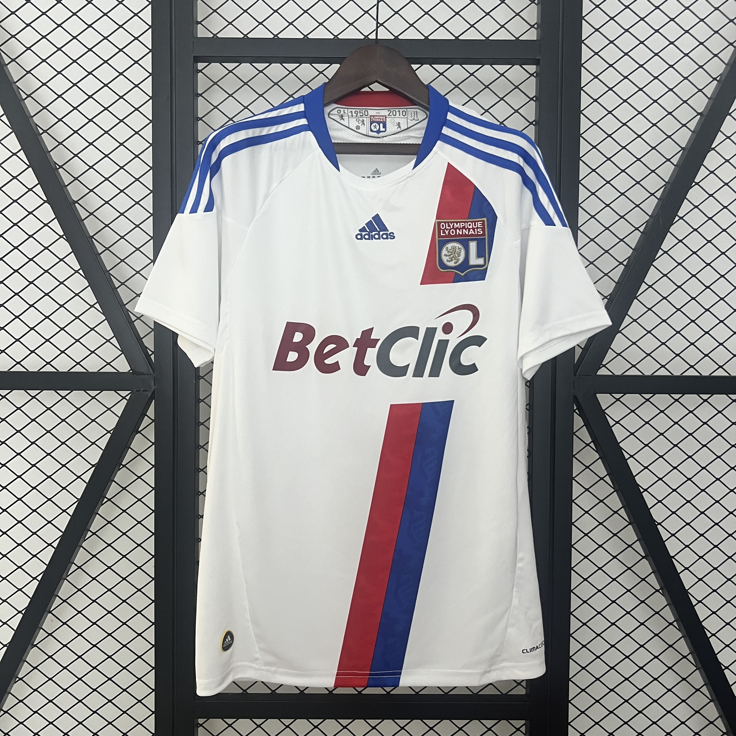2010/2011 Retro Lyon Home FootballShirt 1:1 Thai Quality!