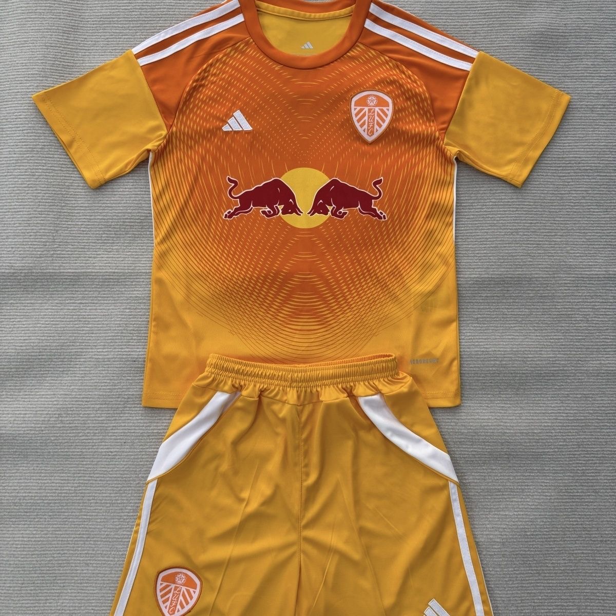 2025/2026 Leeds United Goalkeeper Football Shirt Kids Size 1:1 Thai Quality