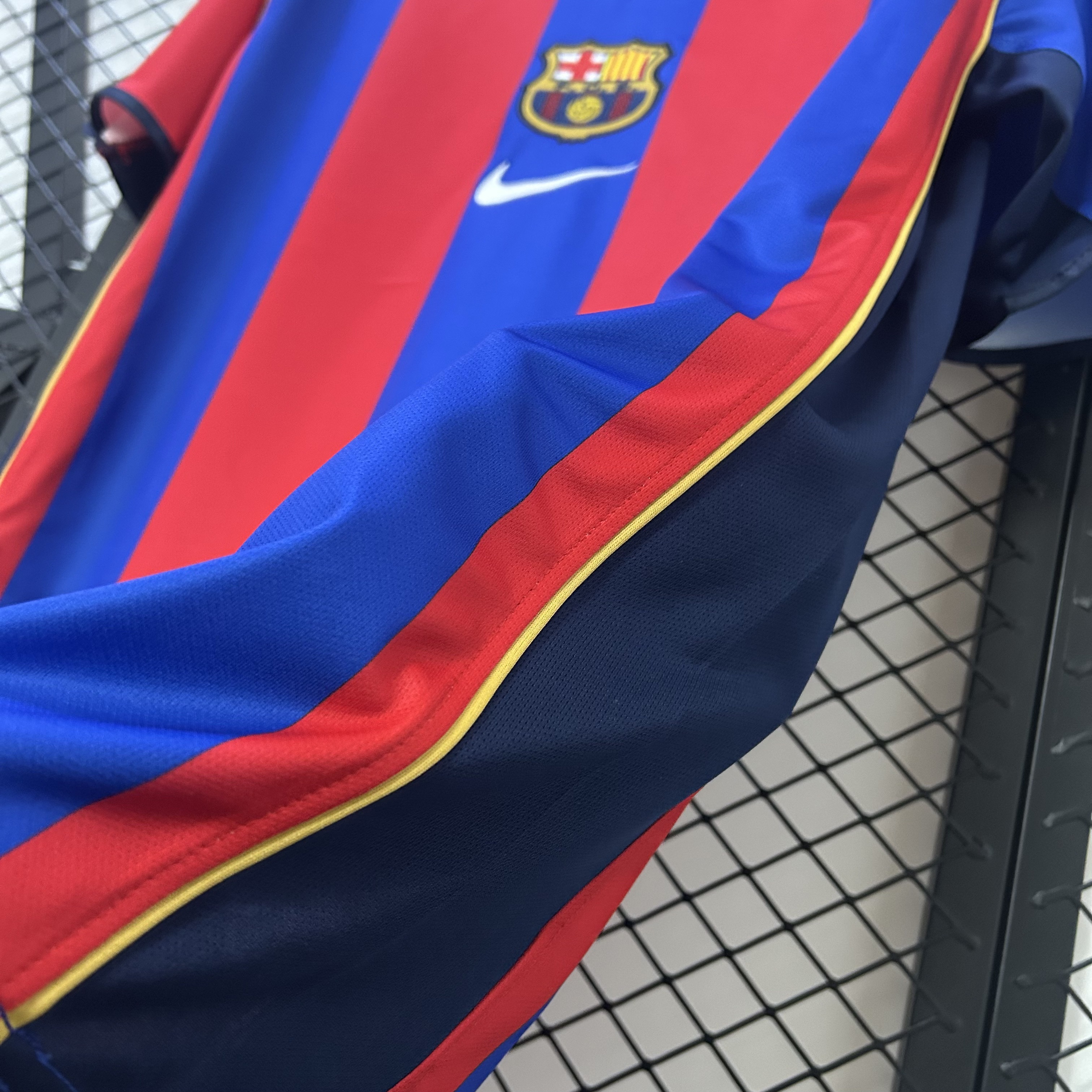 2001/2002 Retro Barcelona HomeFootball shirt 1:1 Thai Quality