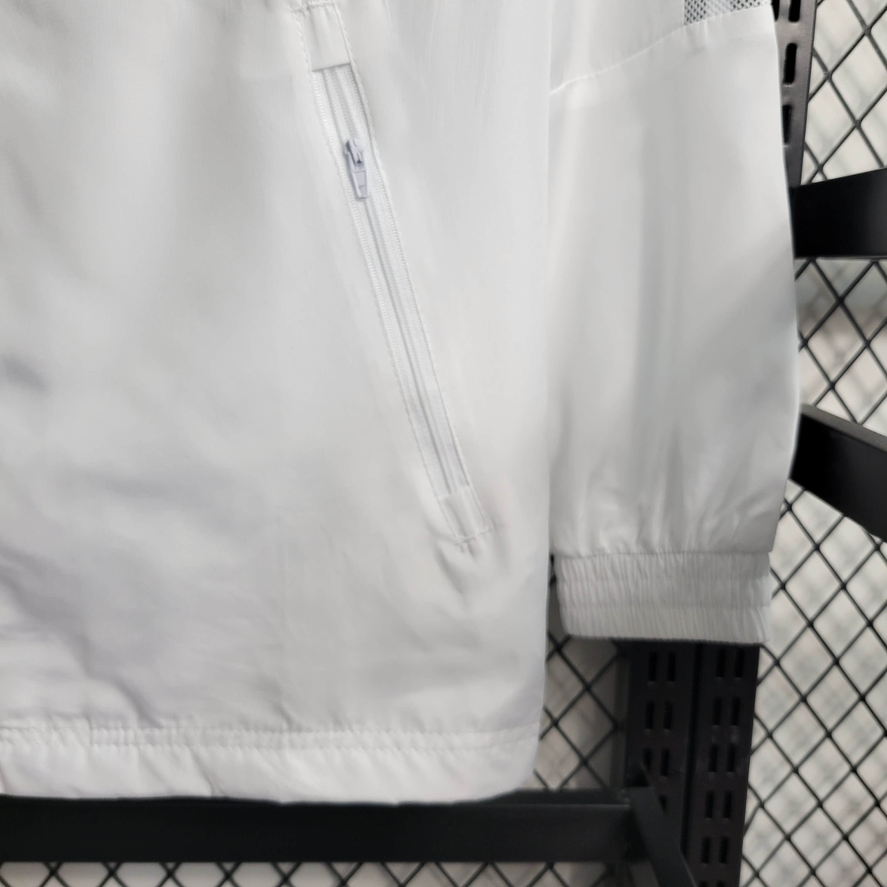 2023/2024 Bayern Munchen Windbreaker(White-Green)Football Shirt