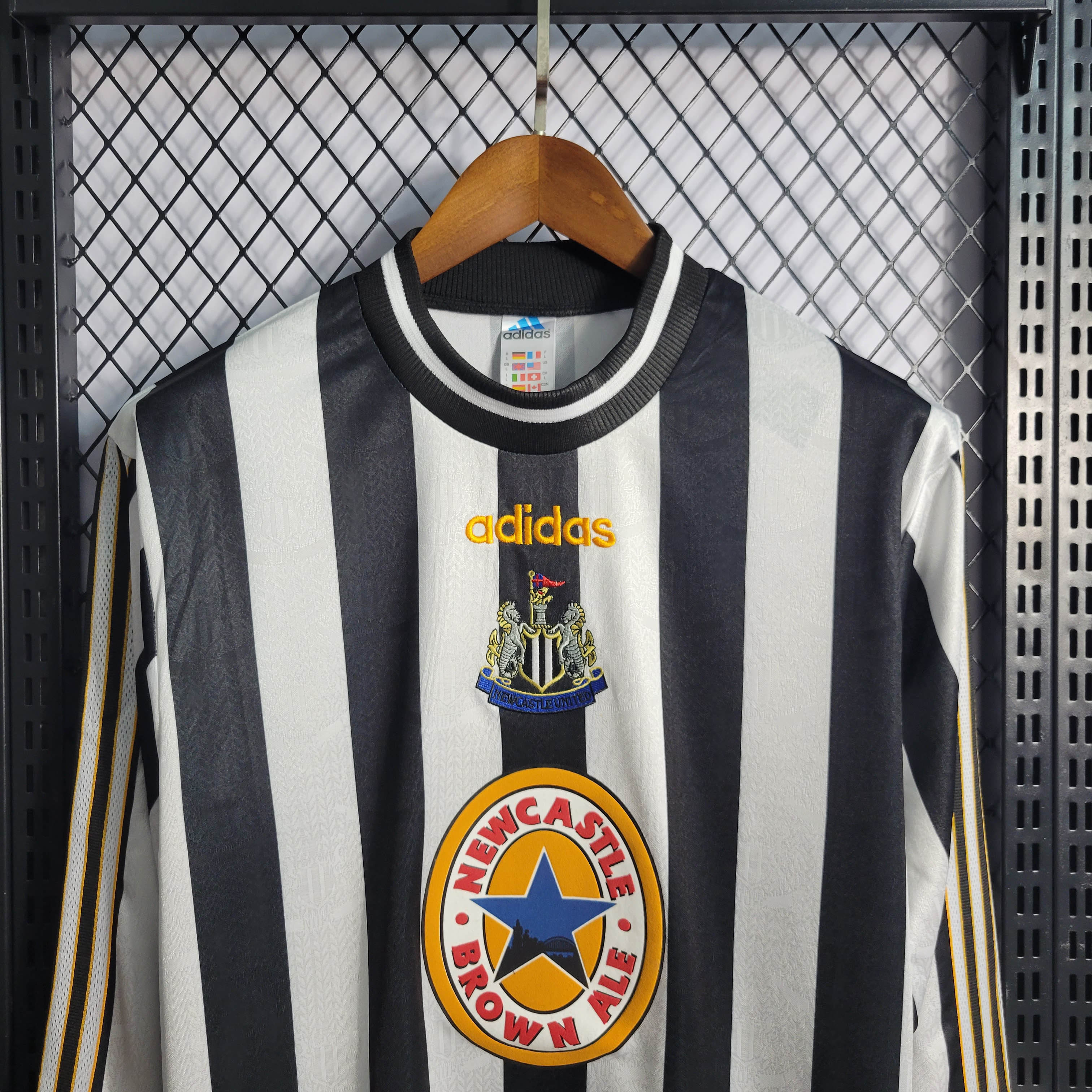 1995/1997 Retro Long Sleeve Newcastle United Home Football Shirt