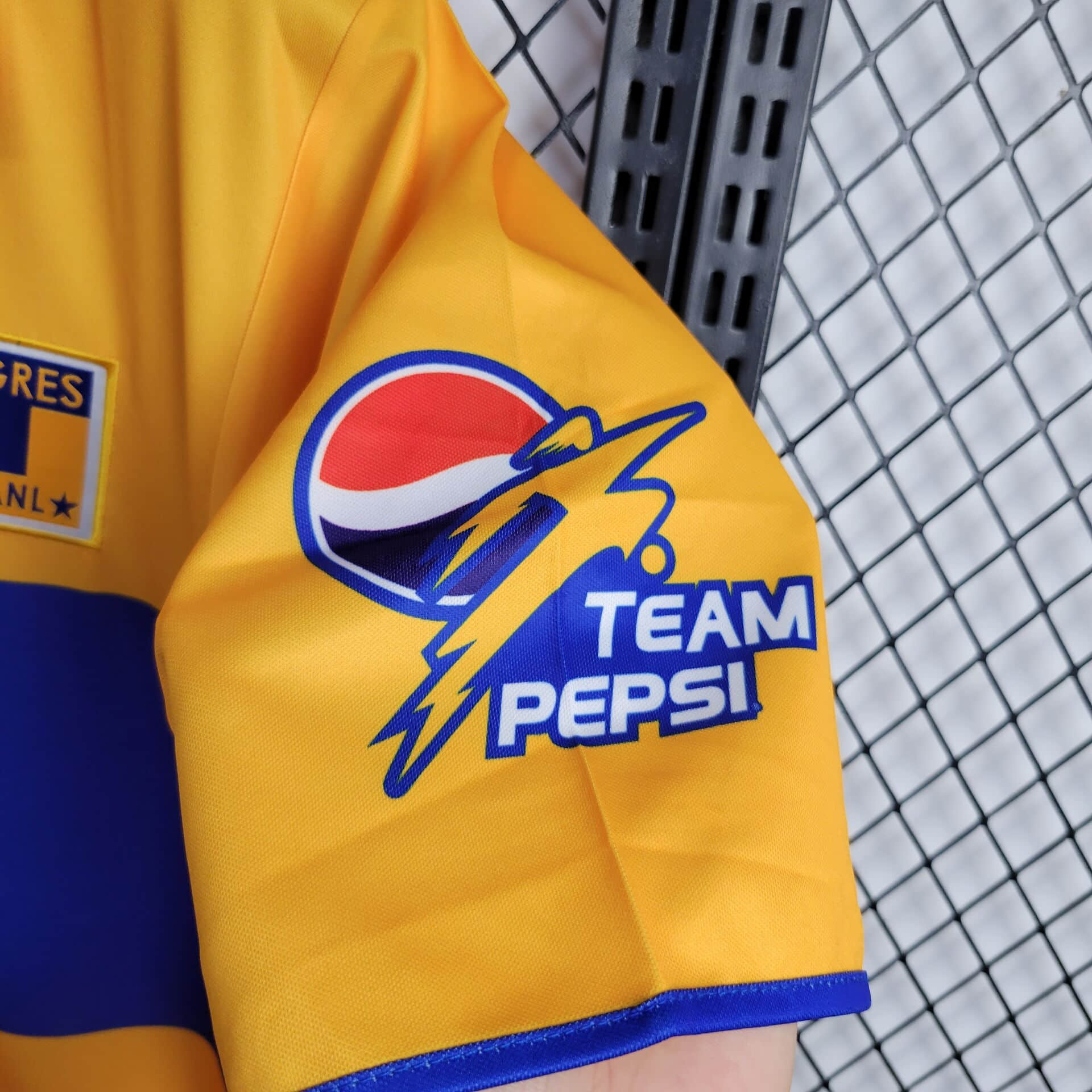 1999/2000 Retro Tigres UANL Home Football Shirt