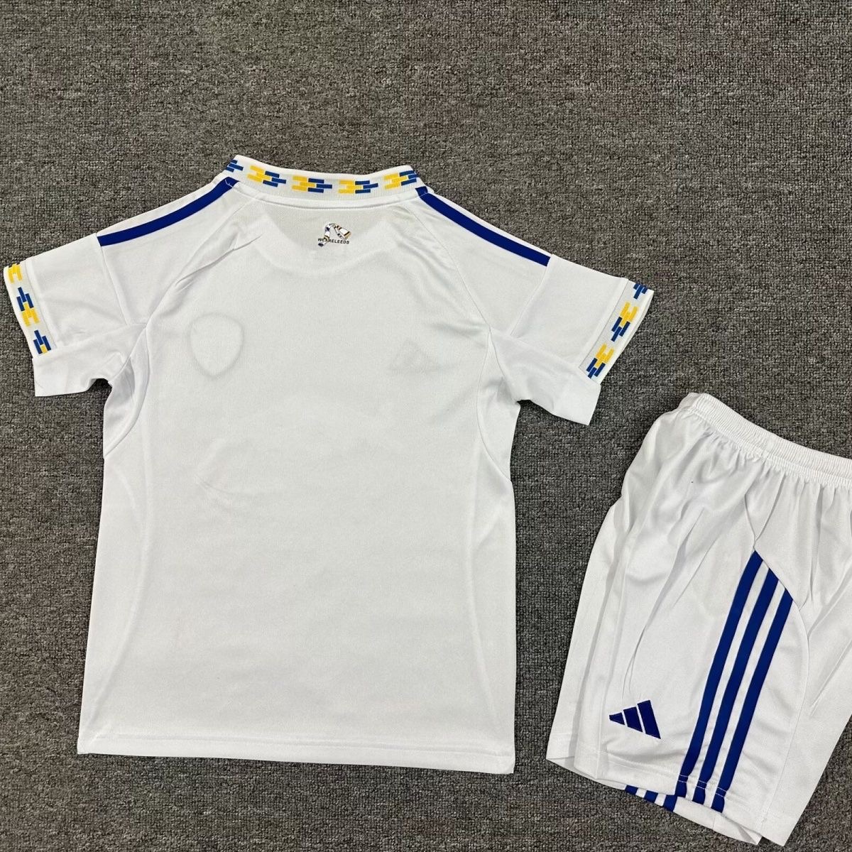 2025/2026 Leeds United Home FootballShirt Kids Size 1:1 Thai Quality