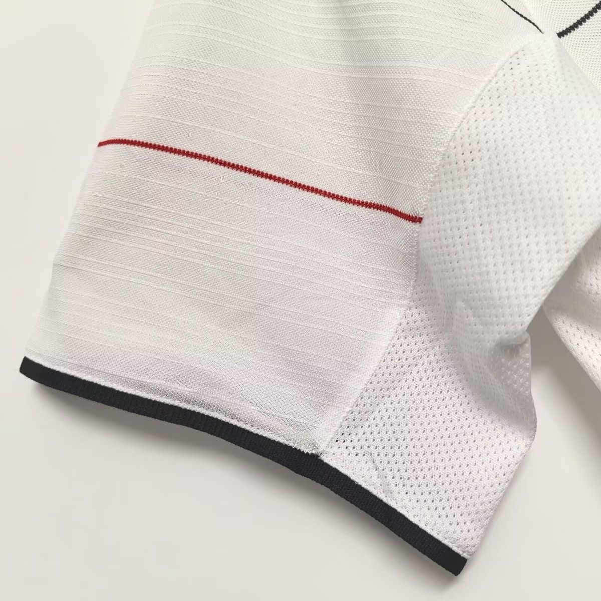 2003/2004 Retro Manchester United  Football Shirt