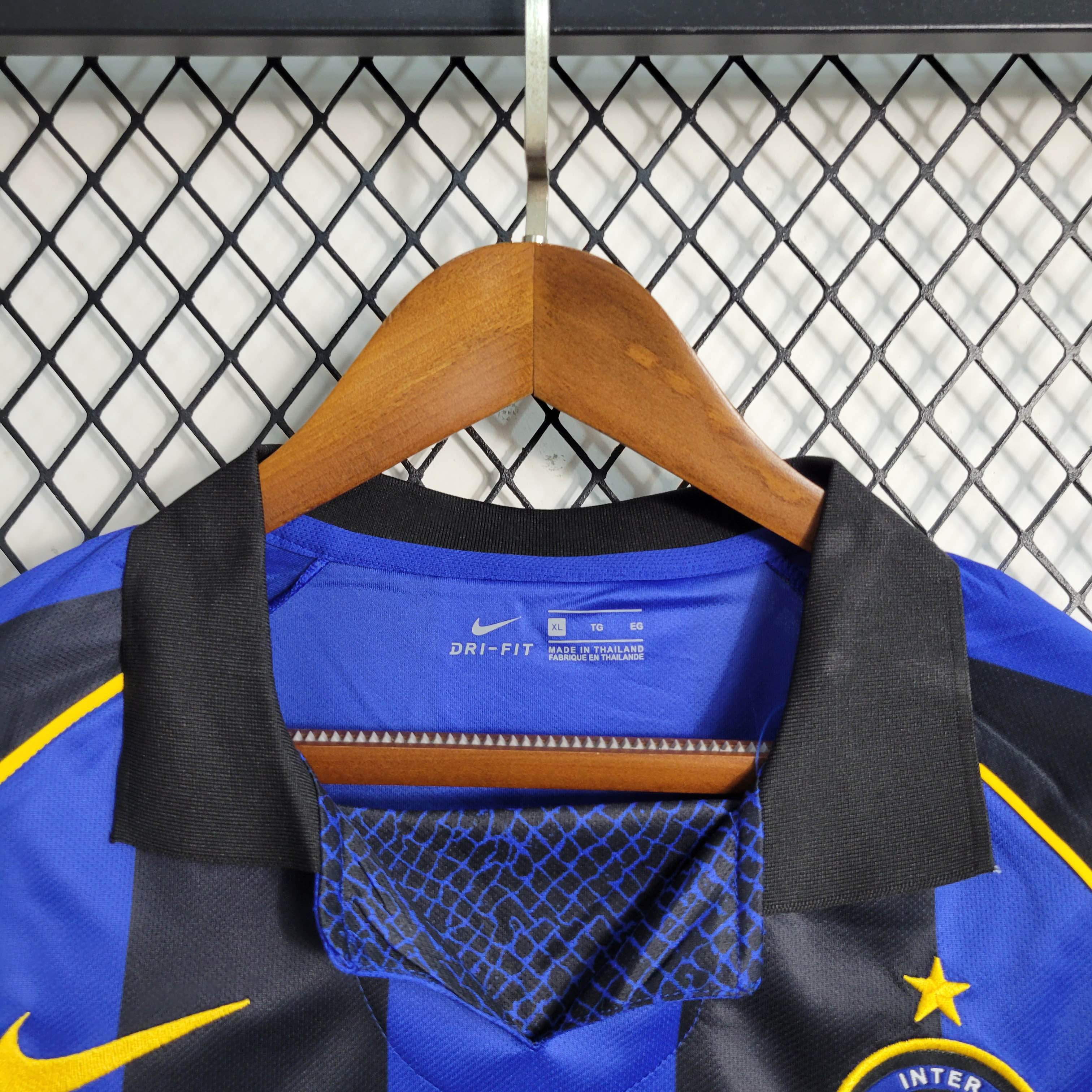 2001/2002 Retro Inter Milan Home Football Shirt