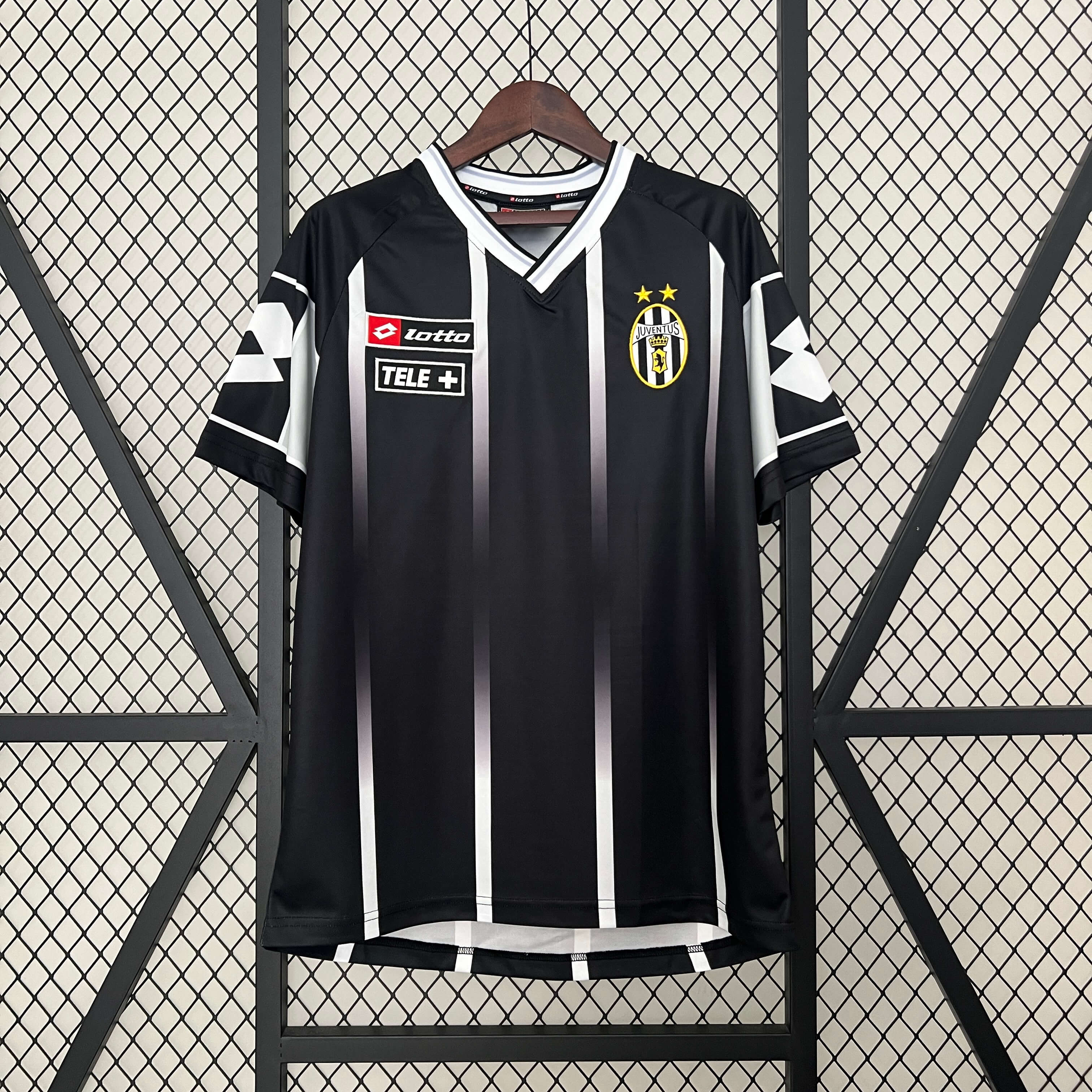 2000/2001 Retro Juventus Training Wear Football Shirt