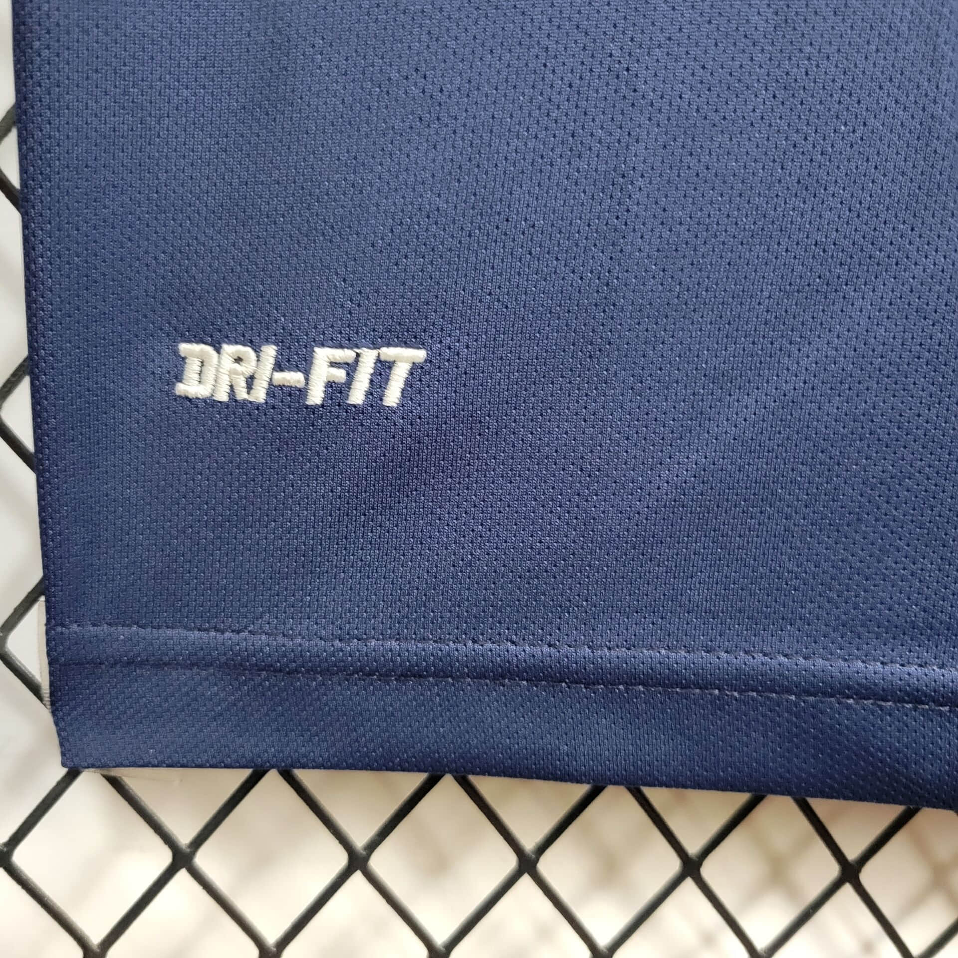 2015/2016 Retro Manchester City Away Football Shirt