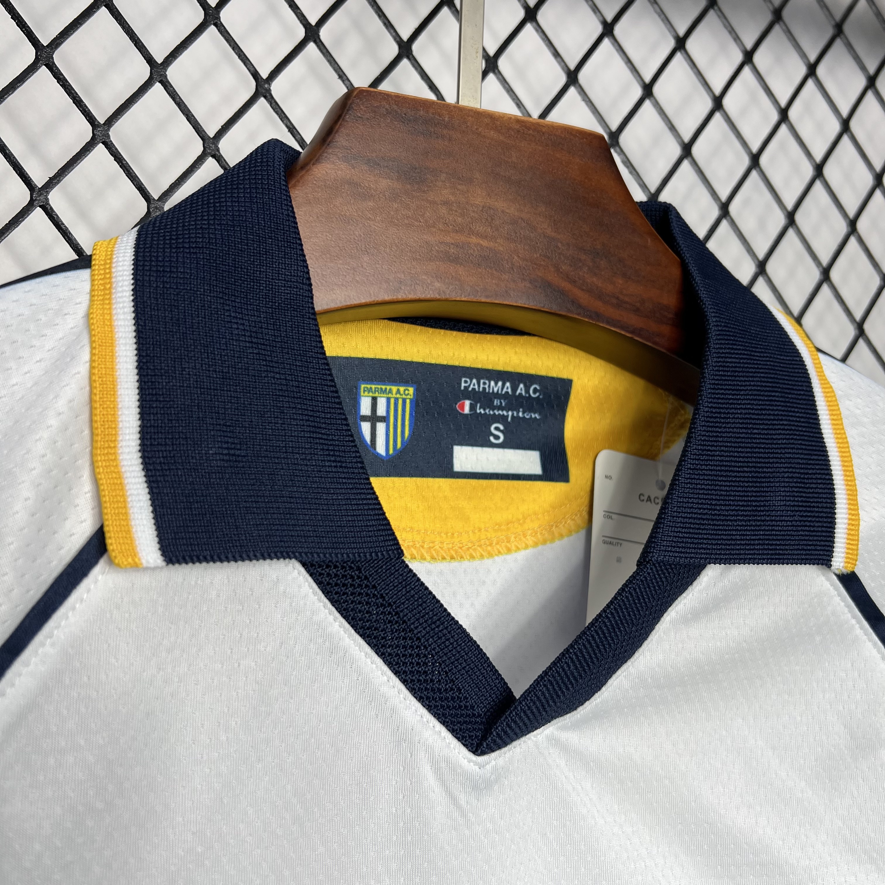 2003/2004 Retro Parma Home Football Shirt