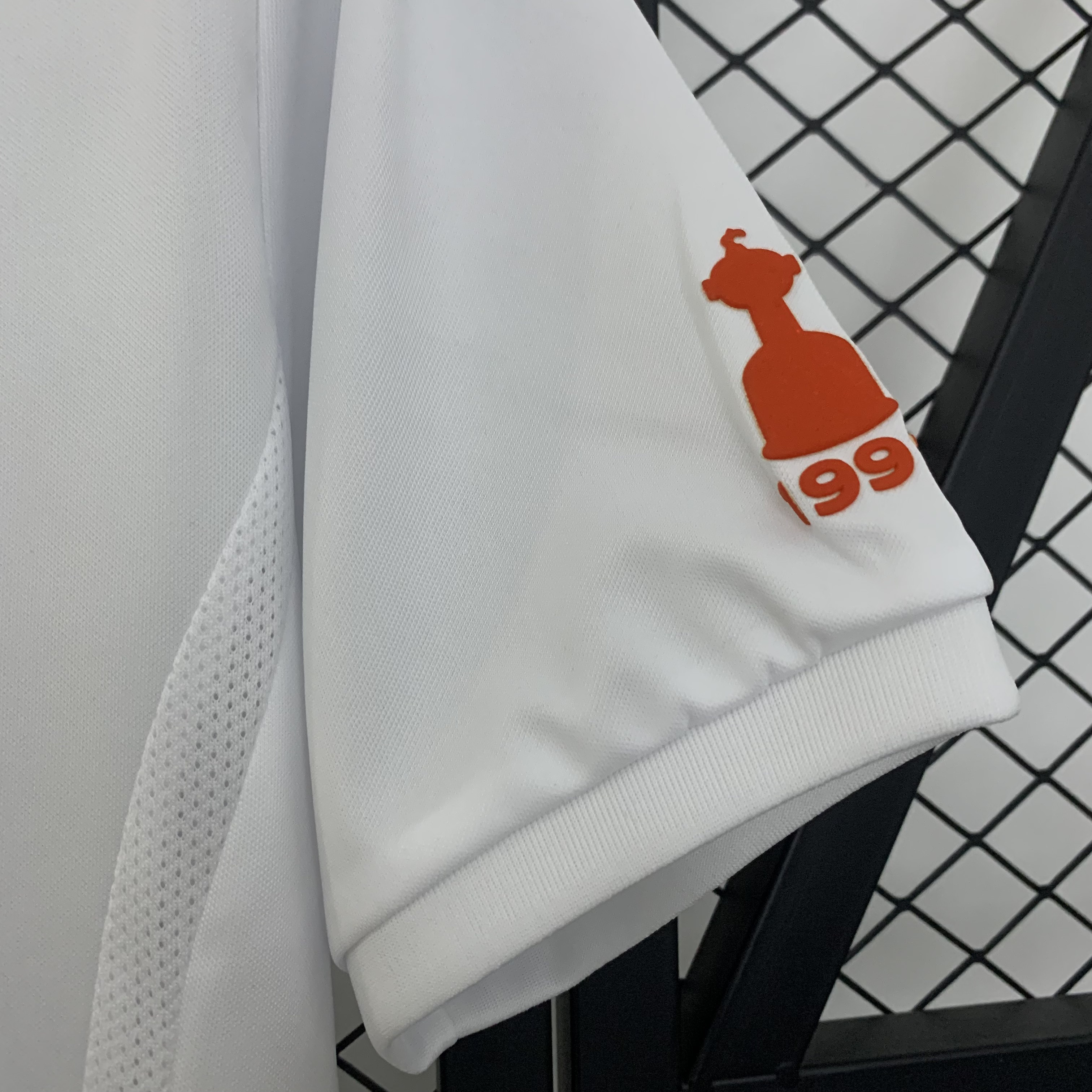 2004 Retro Colo Colo Home FootballShirt 1:1 Thai Quality