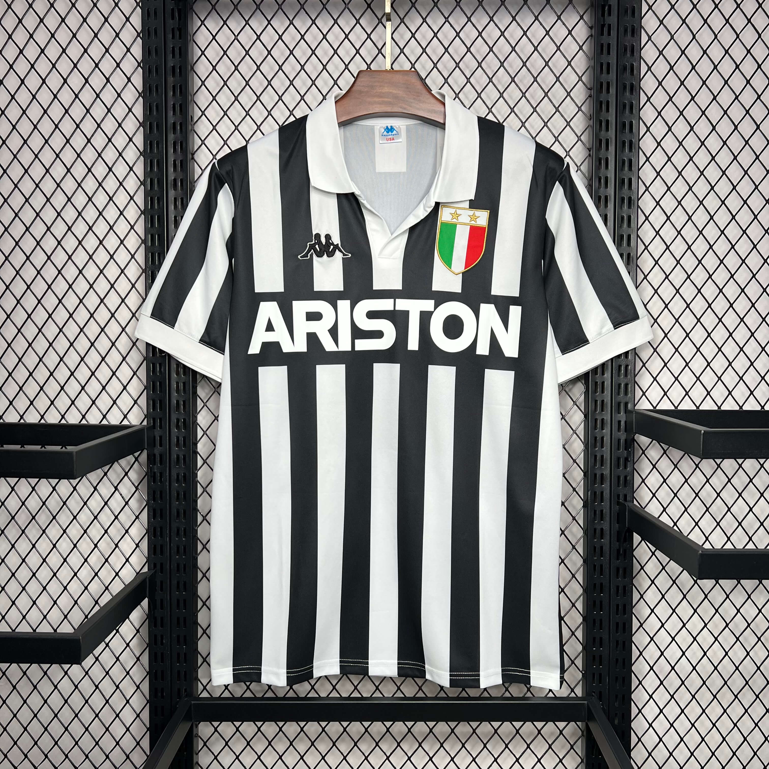 1984/1985 Retro Juventus Home Football Shirt