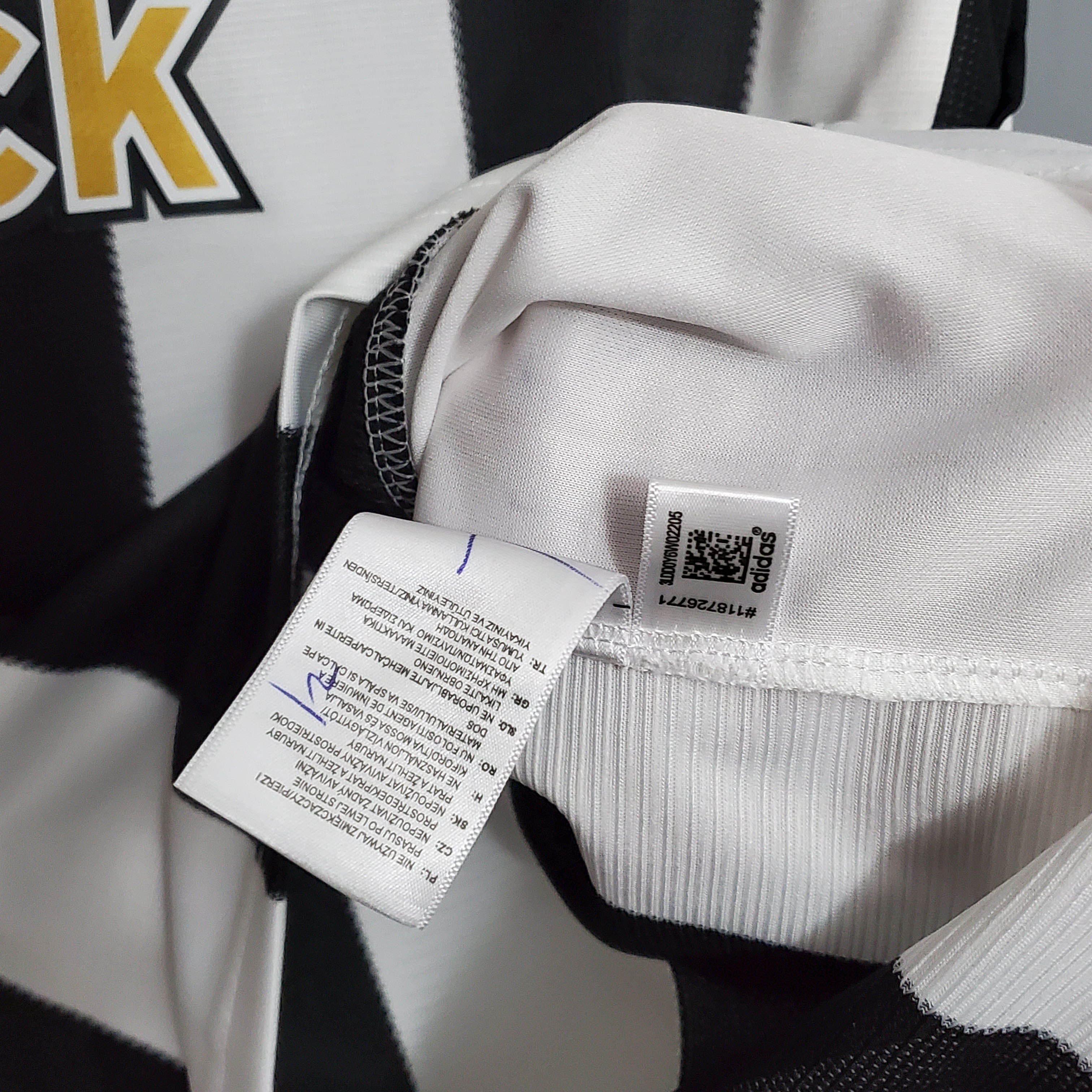 2005/2006 Retro Newcastle United Home Football Shirt