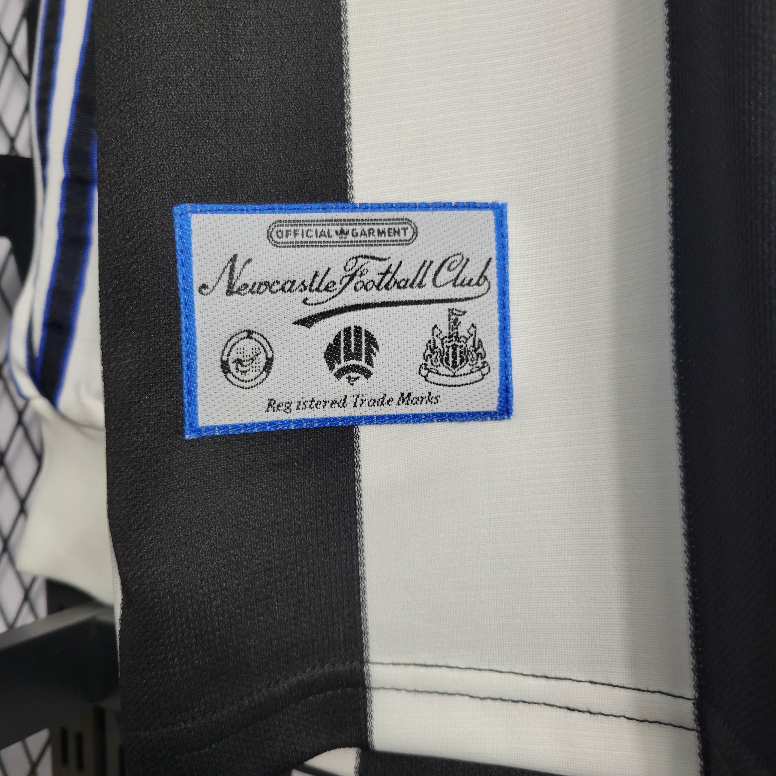 1997/1999 Retro Long Sleeve Newcastle United Home Football Shirt