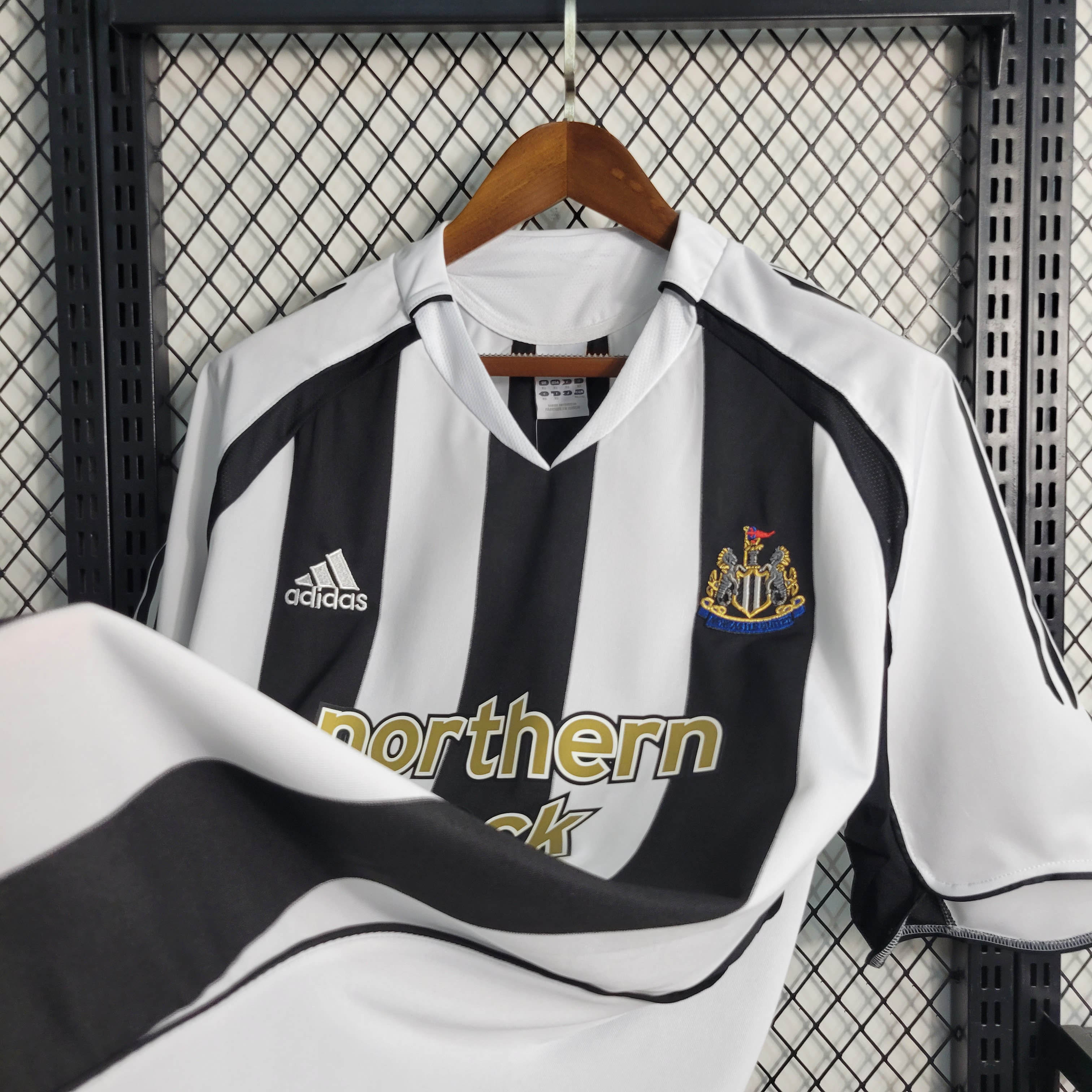 2004/2006 Retro Newcastle United Home Football Shirt