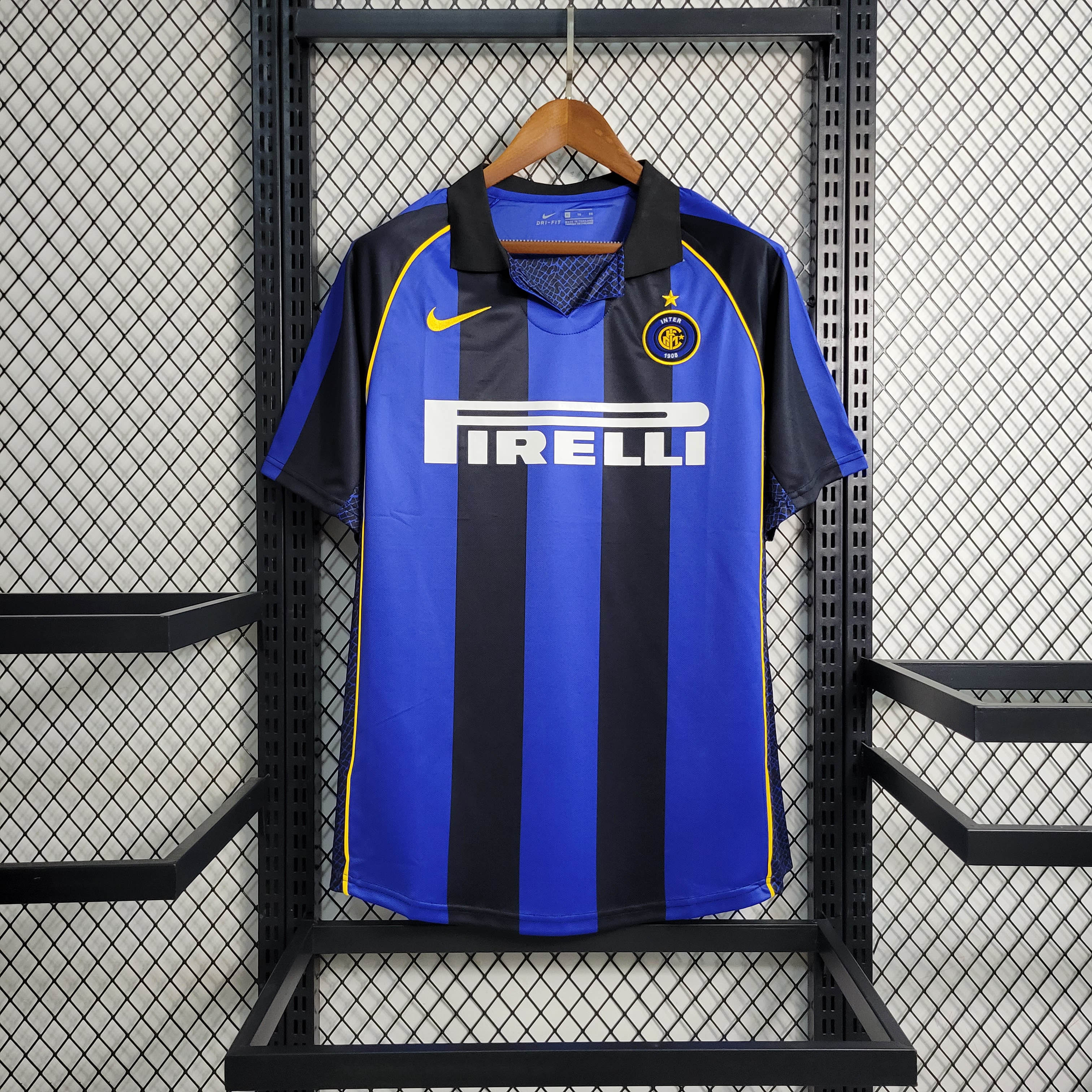 2001/2002 Retro Inter Milan Home Football Shirt