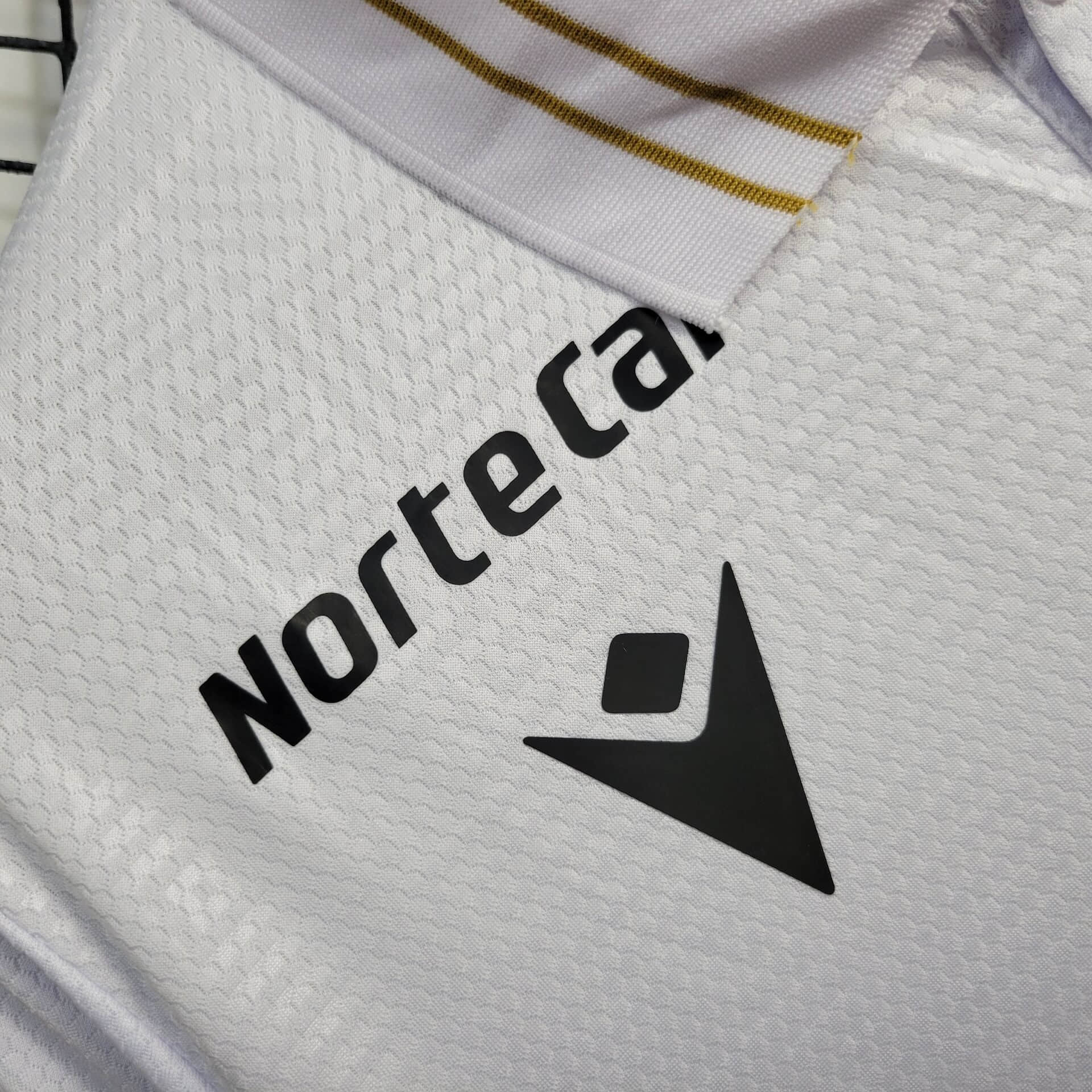 2024/2025 Vitoria Guimaraes Home Football Shirt