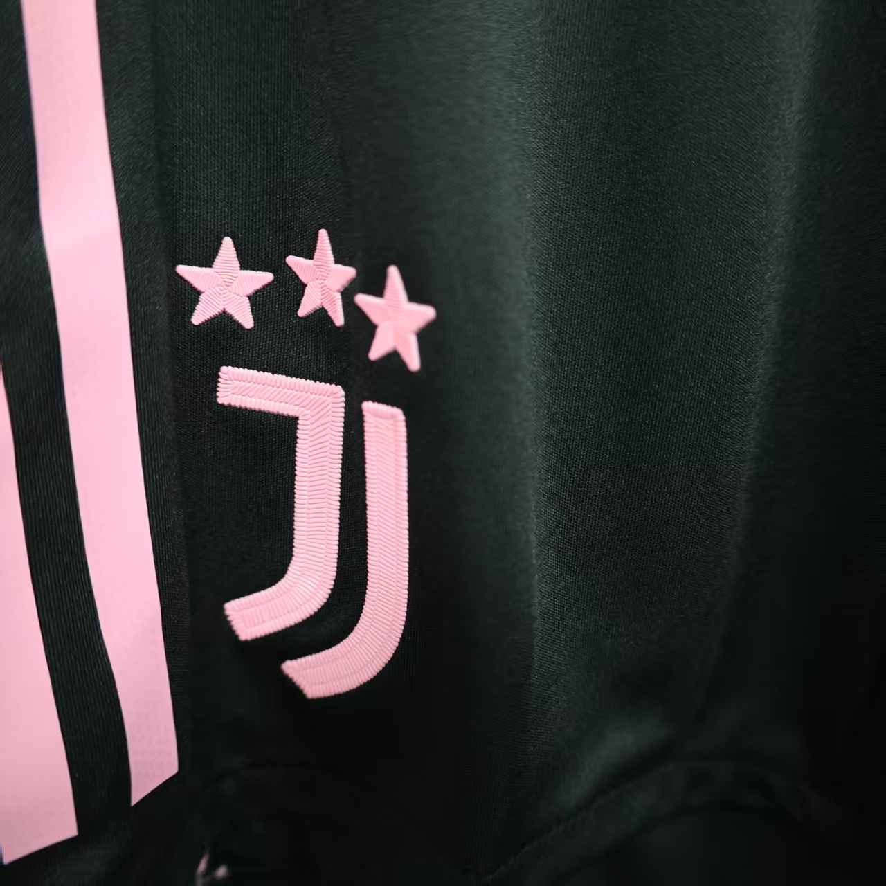 2025/2026 Juventus home shorts 1:1 Thai Quality