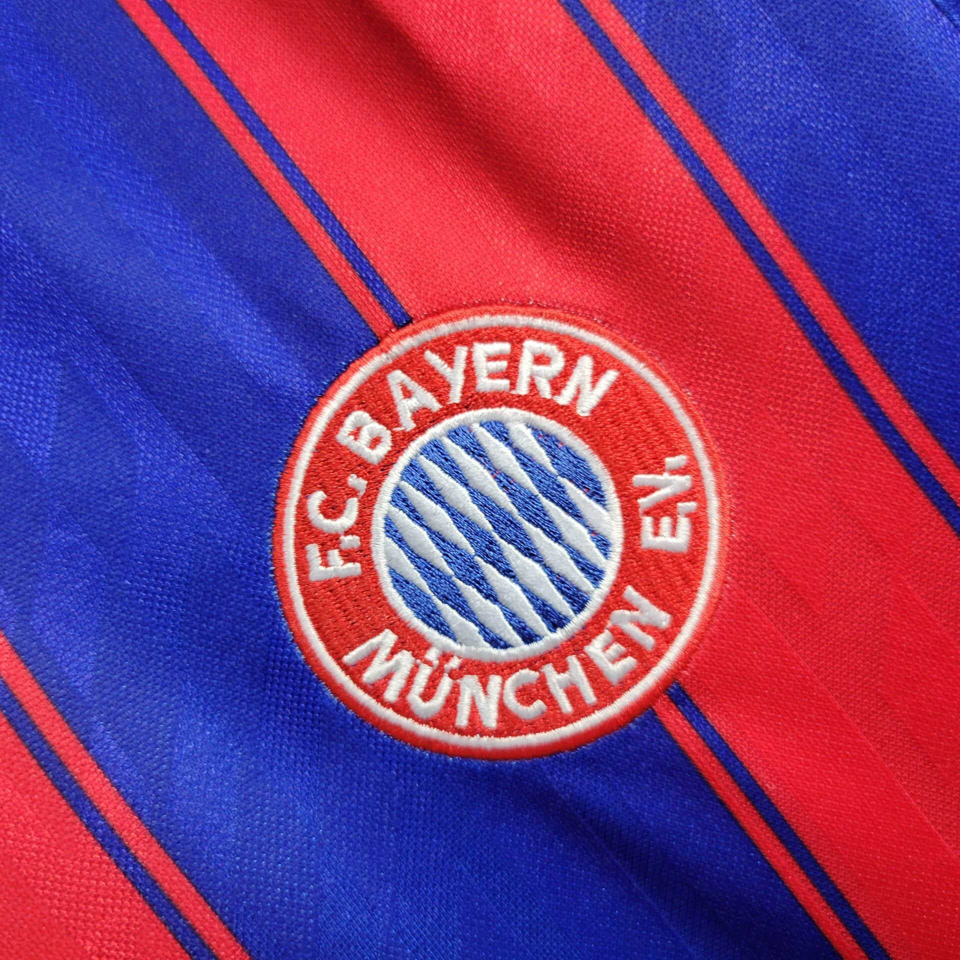 1995/1997 Retro Bayern Munchen Third Away Football Shirt