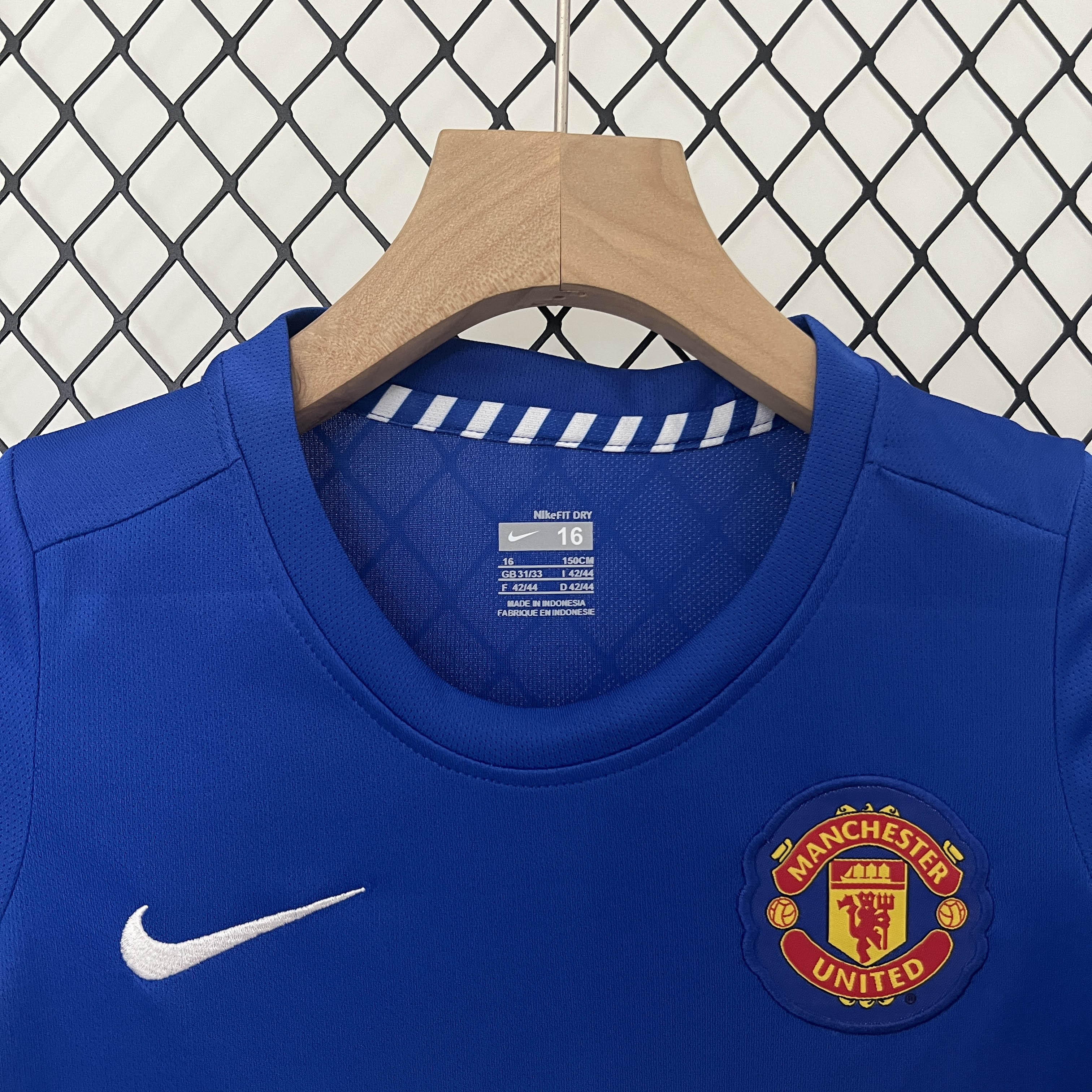 2008/2009 Retro Manchester United Away Football Shirt Kids Size