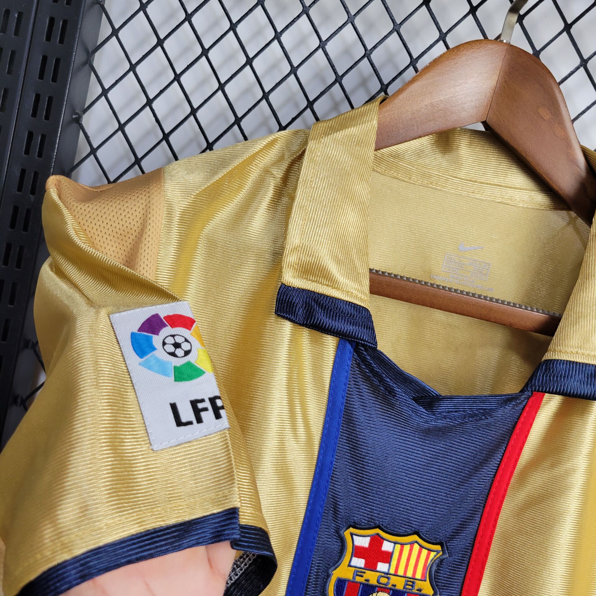 2001/2002 Retro Barcelona Away Football Shirt