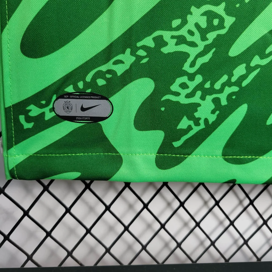 2025/2026 Sporting CP Goalkeeper Football Shirt 1:1 Thai Quality