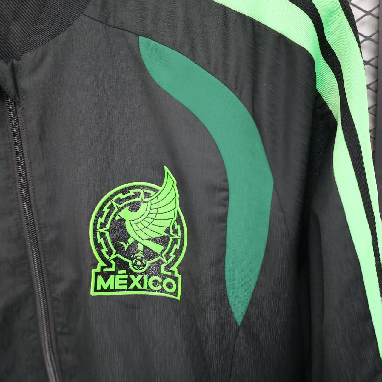 2025/2026 Mexico Windbreaker Football Shirt