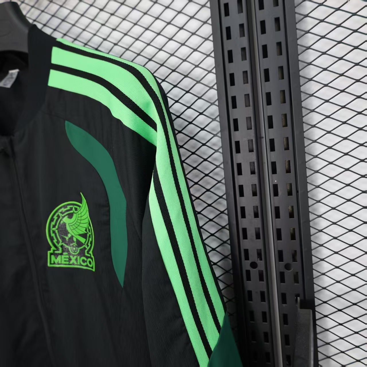 2025/2026 Mexico Windbreaker Football Shirt