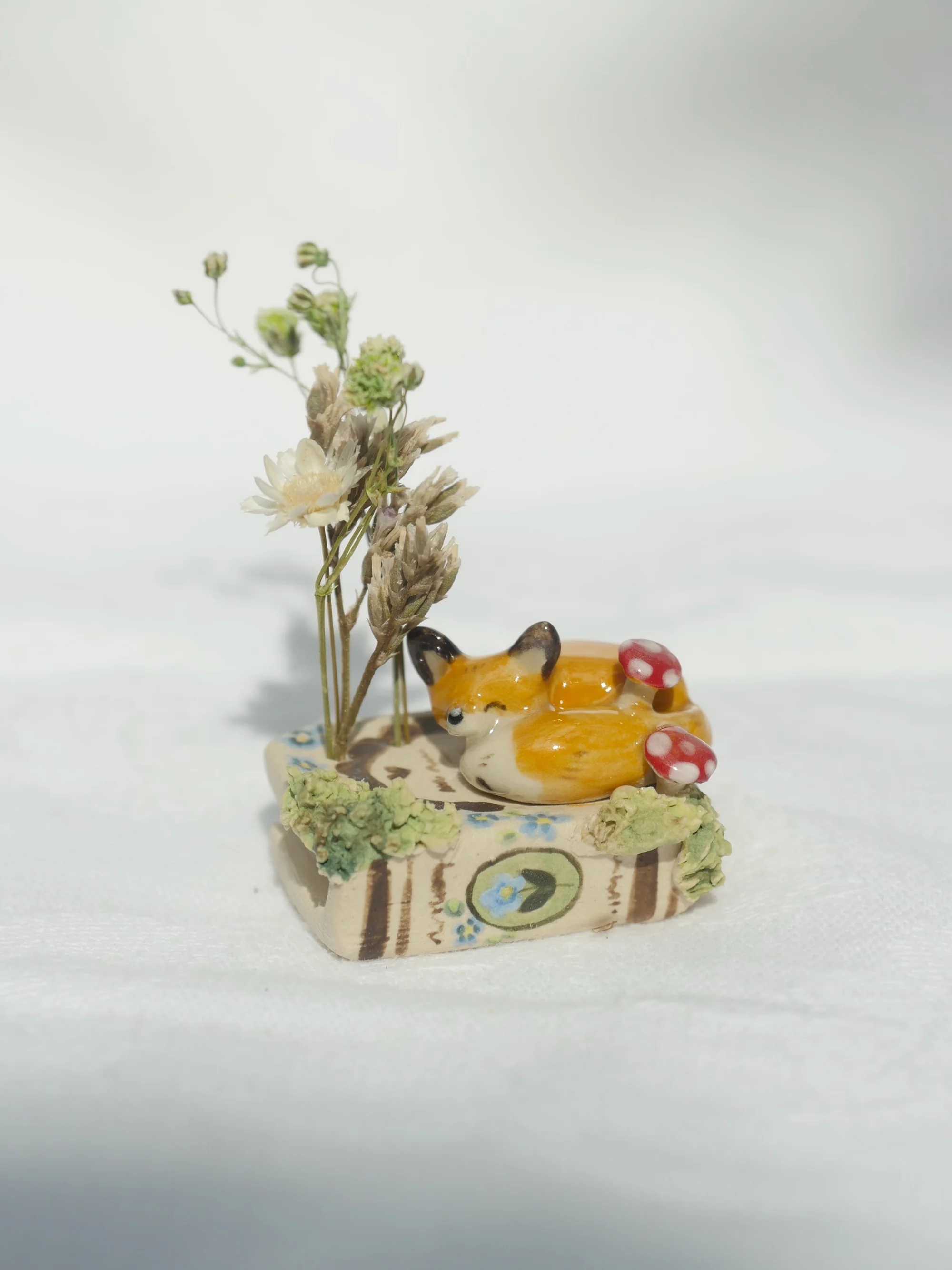 🔥Last day 49% OFF🌼💖Handmade Miniature Book Sculpture - Animal Vase Ornaments