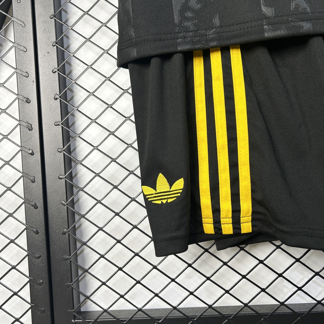 Kid's Manchester United Third Away Kit 2025/26