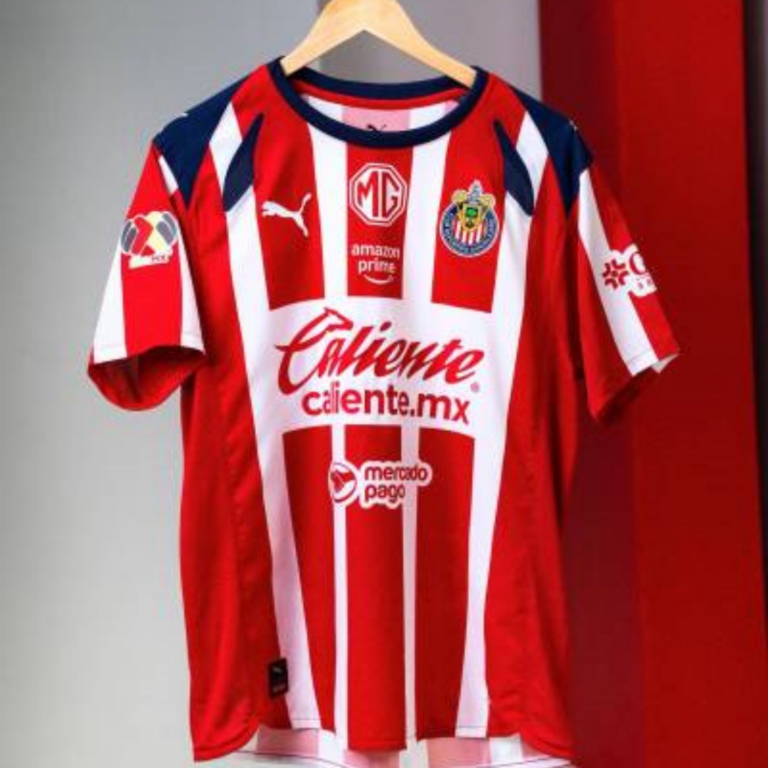 Chivas Home Jersey 2025/26