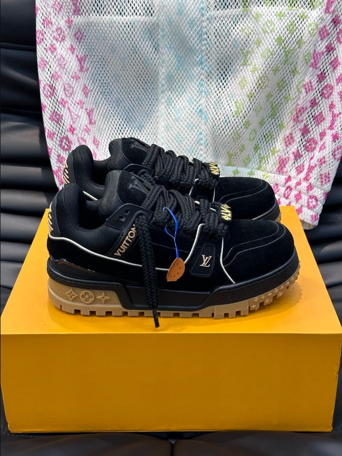 LOUIS VUITTON LV TRAINER MAXI SNEAKERS IN BLACK– LSVT332 - DEEPREPS