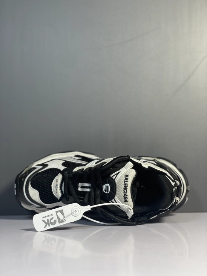 BALENCIAGA RUNNER SNEAKER IN BLACK AND WHITE MESH AND NYLON   BB266 - DEEPREPS