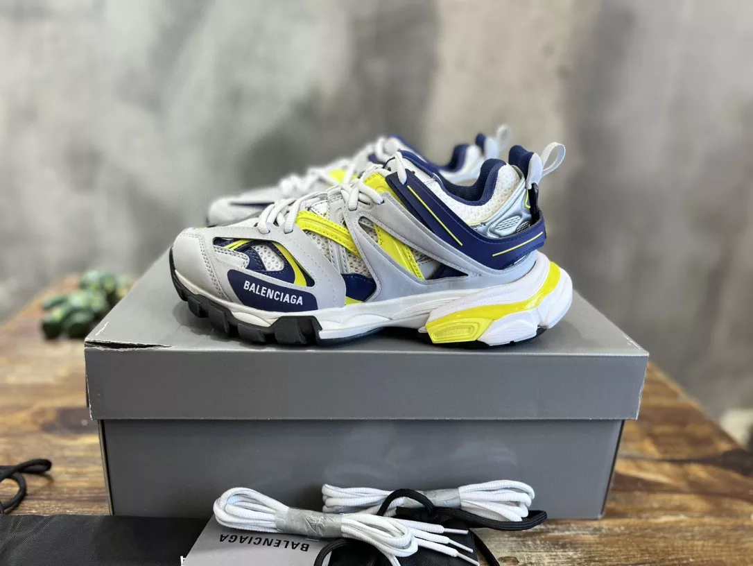 BALENCIAGA TRACK SNEAKER   BB250 - DEEPREPS