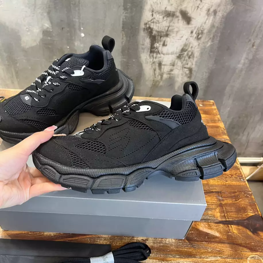 BALENCIAGA MEN S 3XL SNEAKER   BB231 - DEEPREPS