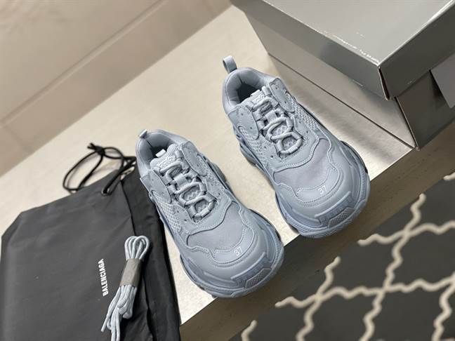 BALENCIAGA TRIPLE S SNEAKER     BB175 - DEEPREPS