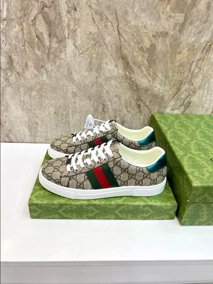 MEN S GUCCI ACE SNEAKER WITH WEB   GC209 - DEEPREPS