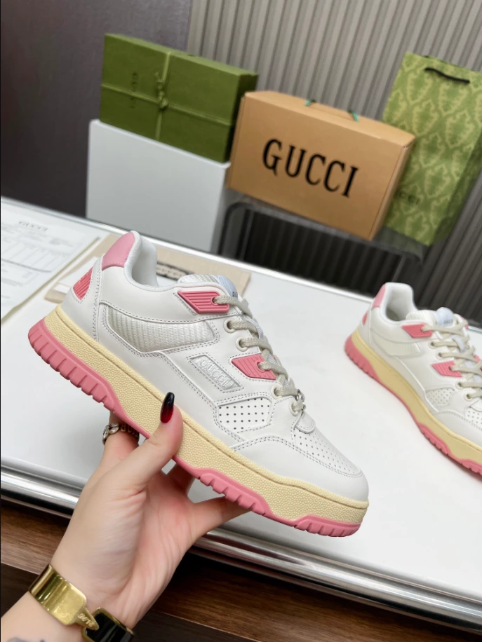 WOMEN S LOW TOP DISTRESSED EFFECT SNEAKER   GC196 - DEEPREPS