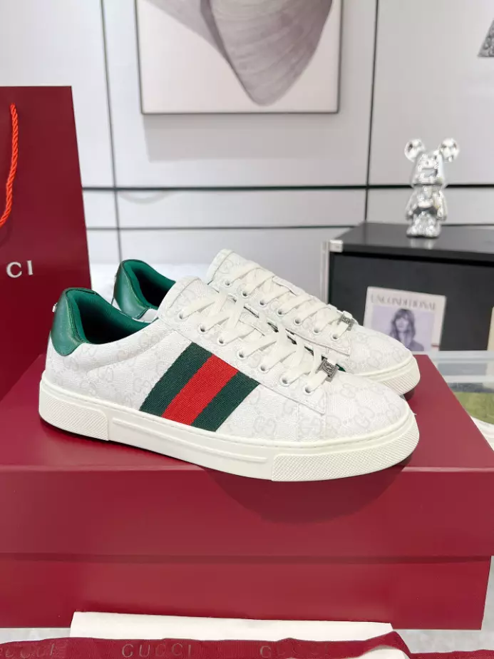 WOMEN S GUCCI ACE SNEAKER WITH WEB   GC249 - DEEPREPS